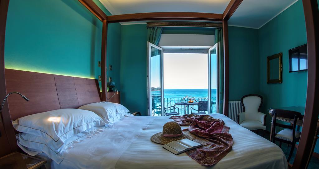 Hotel Palladio Giardini-Naxos Extérieur photo