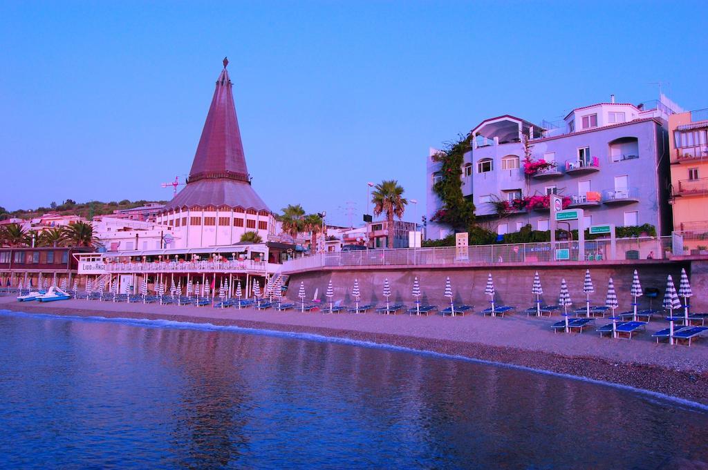Hotel Palladio Giardini-Naxos Extérieur photo
